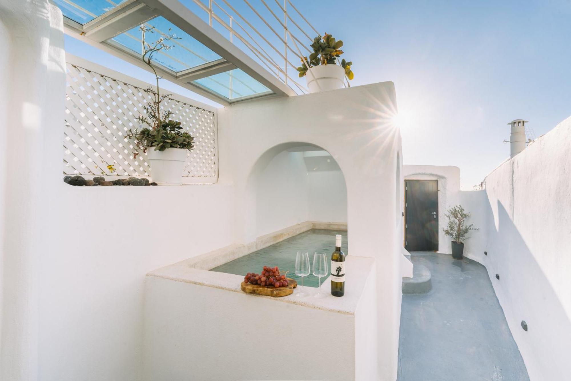 Noir Cave Villa With Private Jacuzzi And Sunset Terrace Pyrgos Kallistis Exterior photo