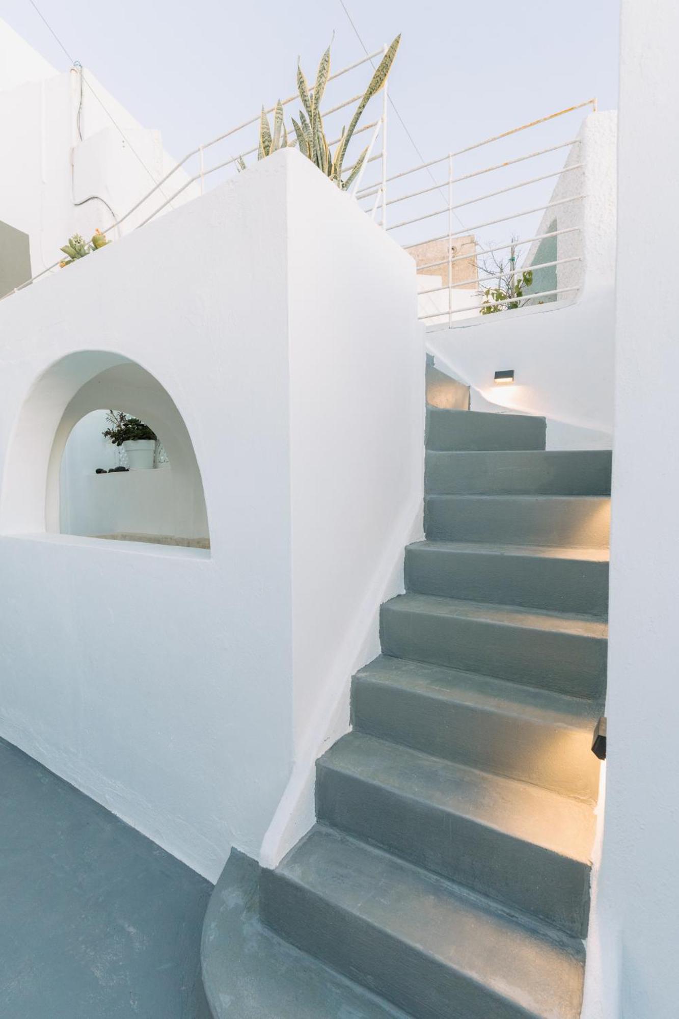 Noir Cave Villa With Private Jacuzzi And Sunset Terrace Pyrgos Kallistis Exterior photo