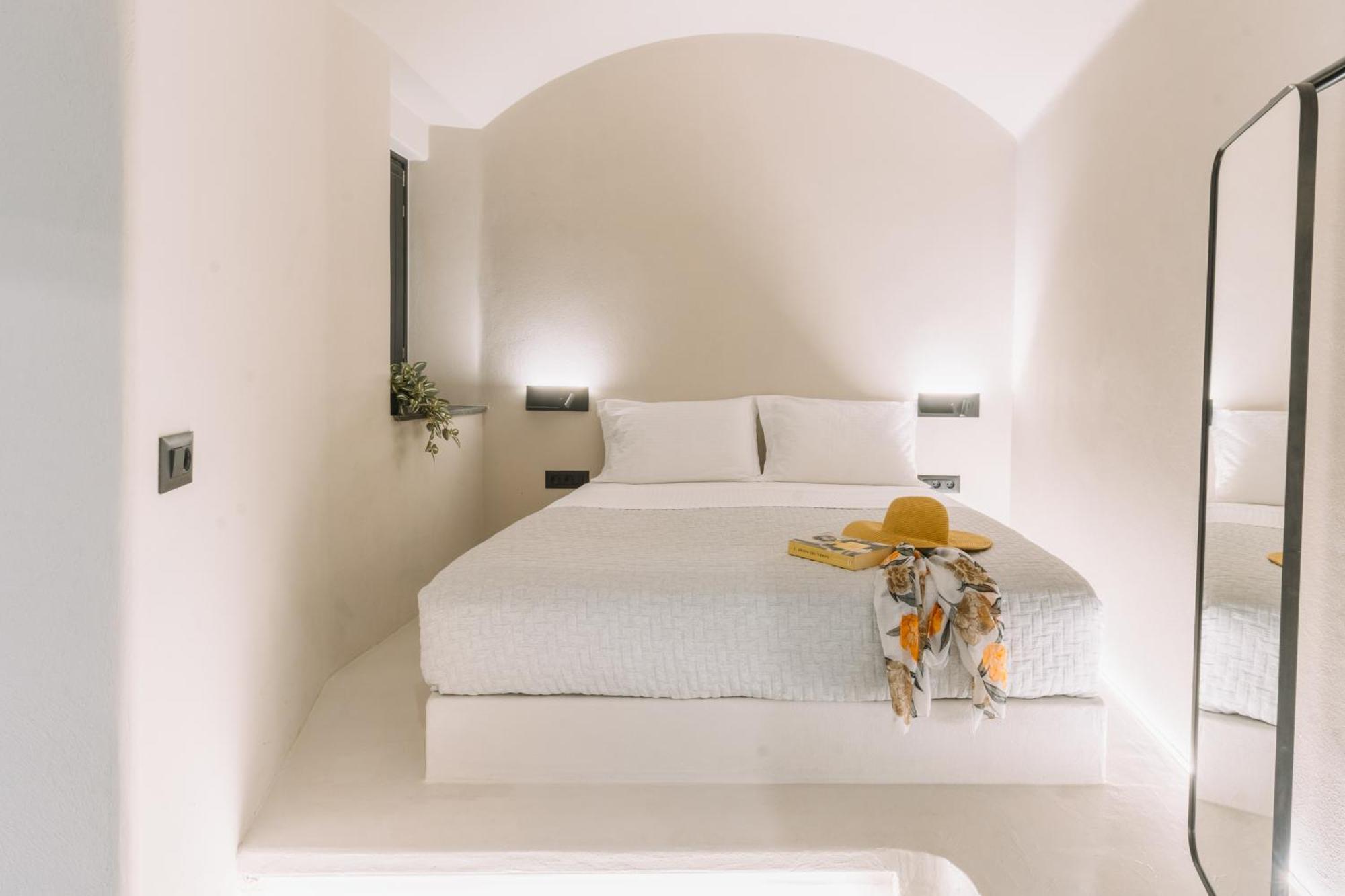 Noir Cave Villa With Private Jacuzzi And Sunset Terrace Pyrgos Kallistis Exterior photo